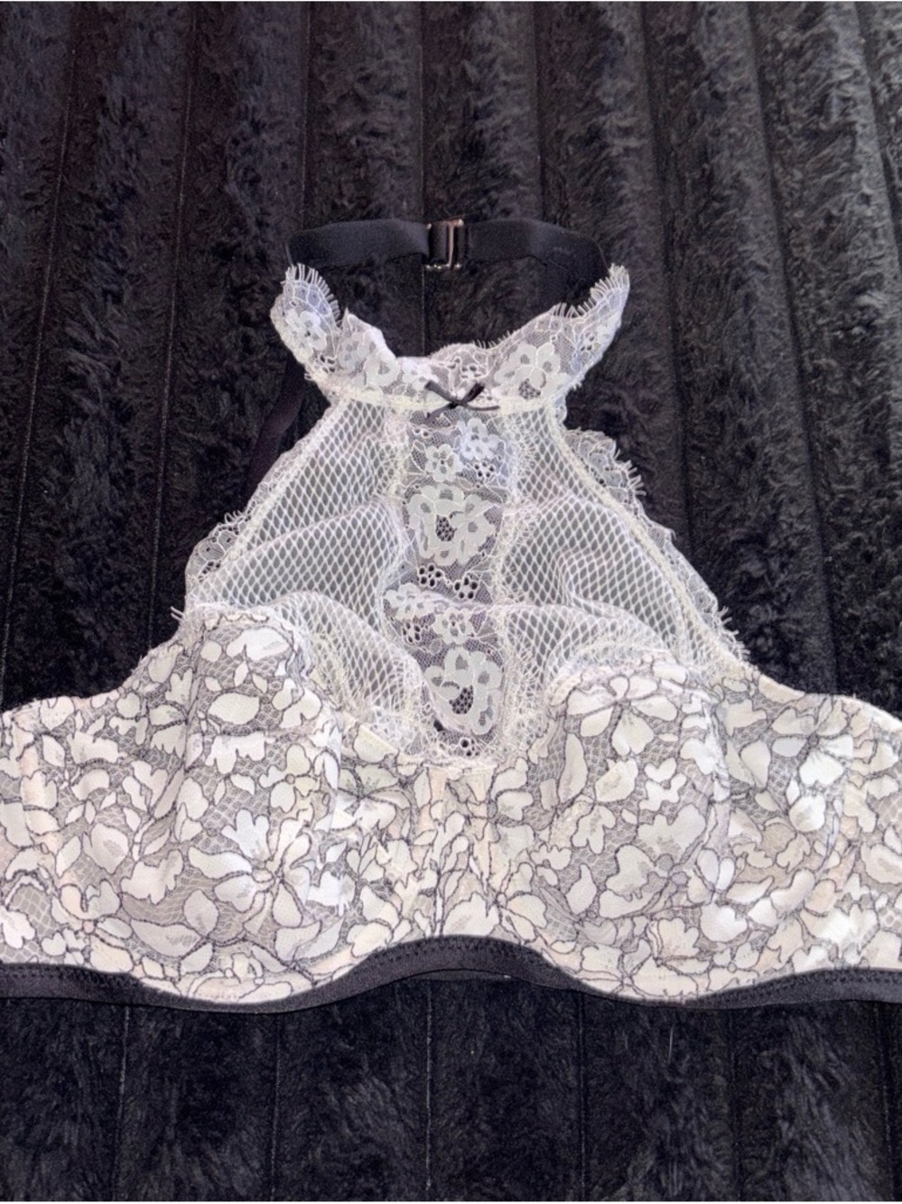 Victoria’s Secret Lace Halter Neck Bra Size 36c - White & Black Floral